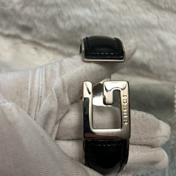 Gucci large black patent leather and silver stone clasp bangle bracelet - Picture 3 of 16